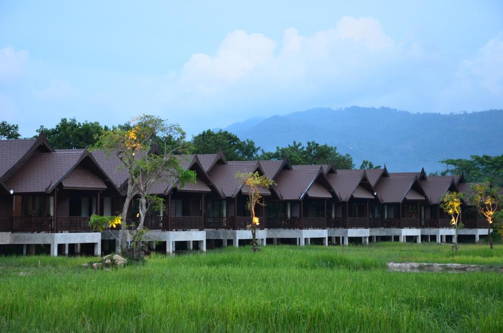 Farmers Villa Mae Nam Exterior photo